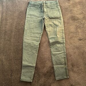 BDG gray jeans sz 27